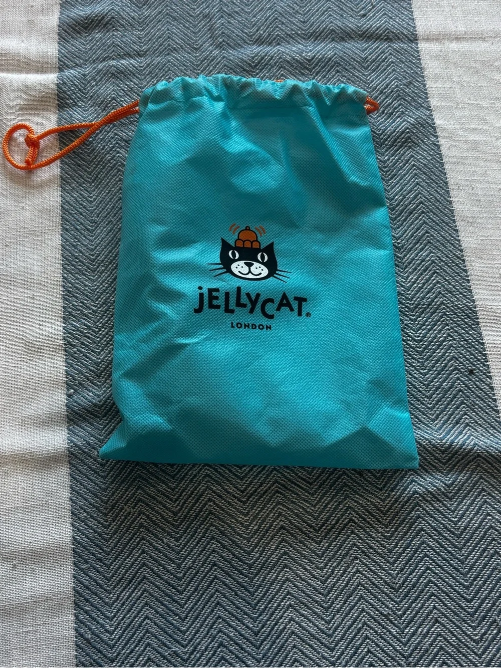 Jellycat Bashful Cream Plush Bunny with Turquoise Carry Bag NWT